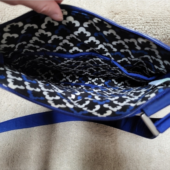 EUC Large Blue Quilted VERA BRADLEY Crossbody Purse! - Picture 4 of 9